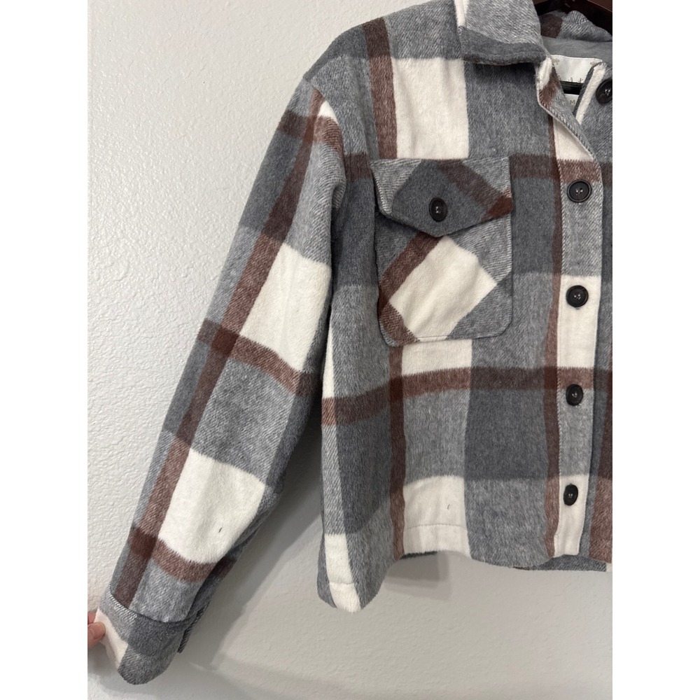 Altard State Gray Plaid Button Front Cropped Flannel Shacket Medium - Picture 2 of 5